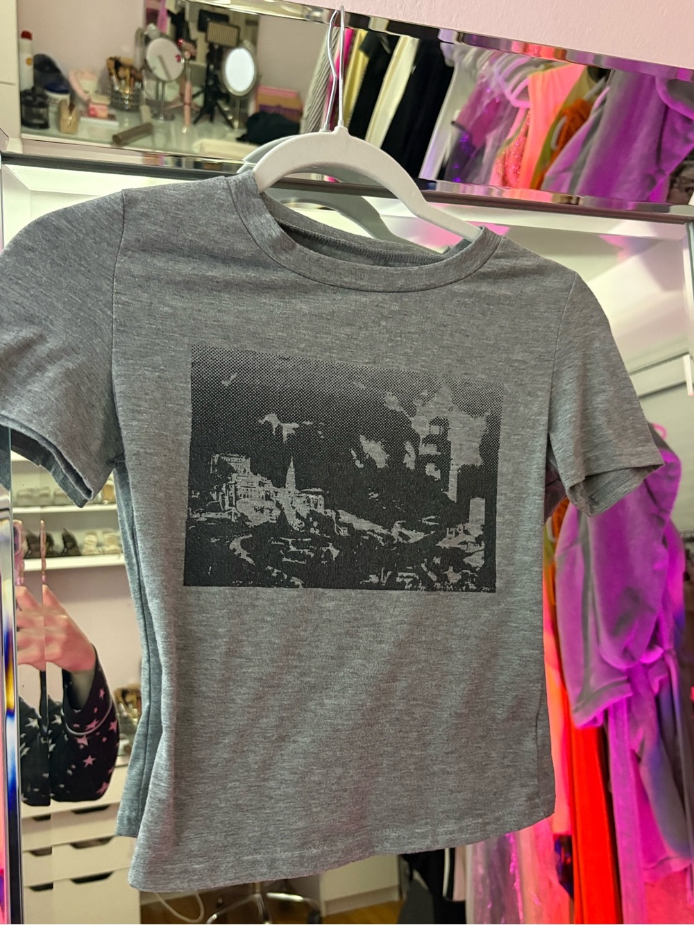 Grey Graphic Tee - Casual Short Sleeve Top